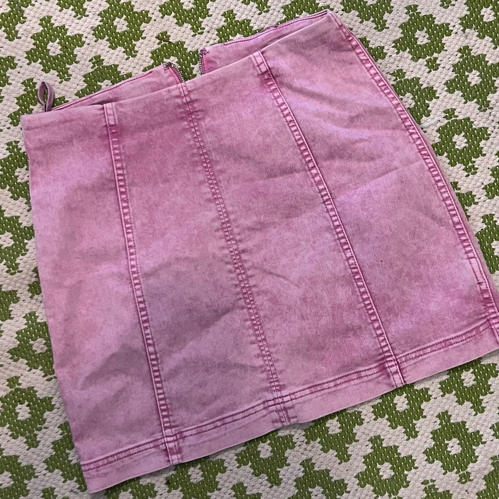 Free people modern femme skirt in pink. Size 10